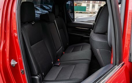 Toyota Hilux VIII, 2019 год, 4 550 000 рублей, 9 фотография