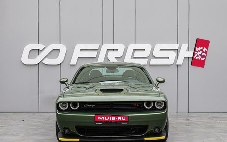 Dodge Challenger III рестайлинг 2, 2020 год, 5 990 000 рублей, 3 фотография