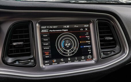 Dodge Challenger III рестайлинг 2, 2020 год, 5 990 000 рублей, 21 фотография