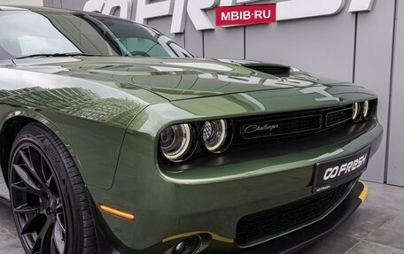 Dodge Challenger III рестайлинг 2, 2020 год, 5 990 000 рублей, 6 фотография