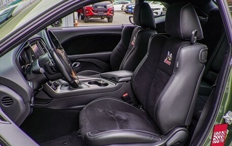 Dodge Challenger III рестайлинг 2, 2020 год, 5 990 000 рублей, 13 фотография