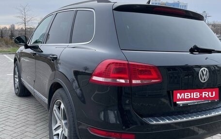Volkswagen Touareg III, 2012 год, 1 950 000 рублей, 2 фотография