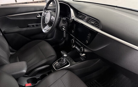 KIA Rio IV, 2022 год, 1 797 000 рублей, 9 фотография