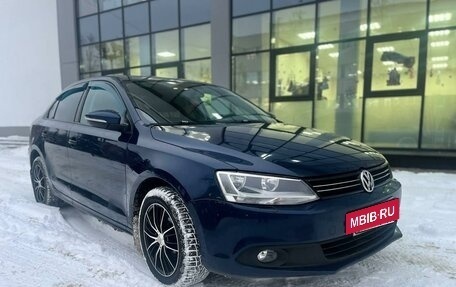 Volkswagen Jetta VI, 2011 год, 825 000 рублей, 11 фотография