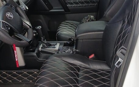 Toyota Land Cruiser Prado 150 рестайлинг 2, 2011 год, 2 350 000 рублей, 6 фотография