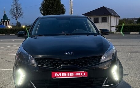 KIA Rio IV, 2020 год, 1 590 000 рублей, 2 фотография