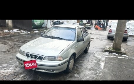 Daewoo Nexia I рестайлинг, 2004 год, 100 000 рублей, 3 фотография