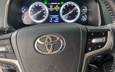 Toyota Land Cruiser Prado 150 рестайлинг 2, 2020 год, 7 000 000 рублей, 5 фотография