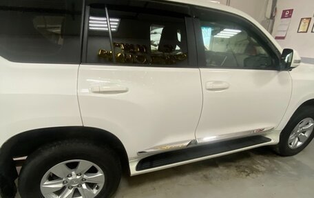 Toyota Land Cruiser Prado 150 рестайлинг 2, 2020 год, 7 000 000 рублей, 10 фотография