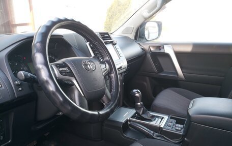 Toyota Land Cruiser Prado 150 рестайлинг 2, 2017 год, 5 150 000 рублей, 14 фотография