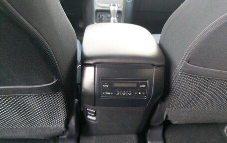 Toyota Land Cruiser Prado 150 рестайлинг 2, 2017 год, 5 150 000 рублей, 13 фотография