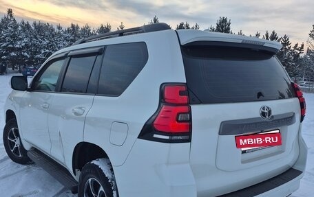 Toyota Land Cruiser Prado 150 рестайлинг 2, 2017 год, 5 150 000 рублей, 4 фотография