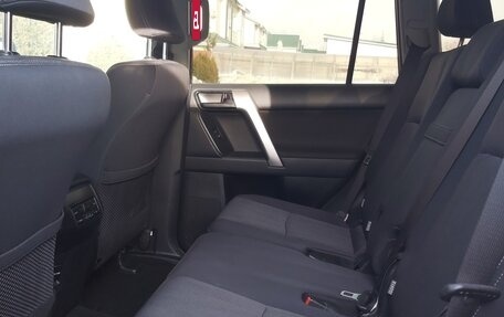 Toyota Land Cruiser Prado 150 рестайлинг 2, 2017 год, 5 150 000 рублей, 12 фотография