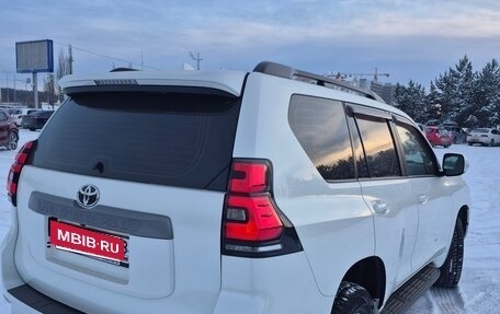 Toyota Land Cruiser Prado 150 рестайлинг 2, 2017 год, 5 150 000 рублей, 3 фотография