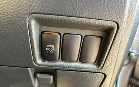 Toyota ISis I, 2013 год, 1 171 000 рублей, 21 фотография