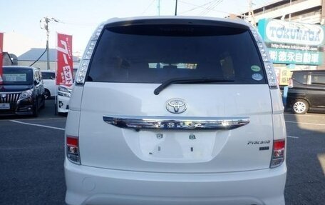 Toyota ISis I, 2012 год, 1 078 000 рублей, 10 фотография