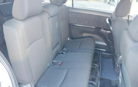 Toyota ISis I, 2012 год, 1 078 000 рублей, 17 фотография