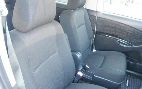 Toyota ISis I, 2012 год, 1 078 000 рублей, 11 фотография