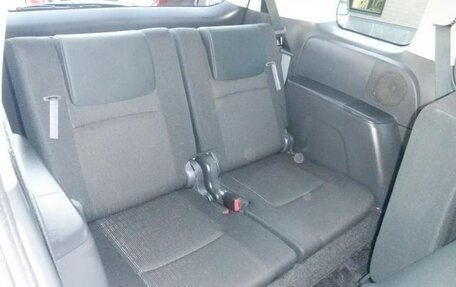 Toyota ISis I, 2012 год, 1 078 000 рублей, 18 фотография