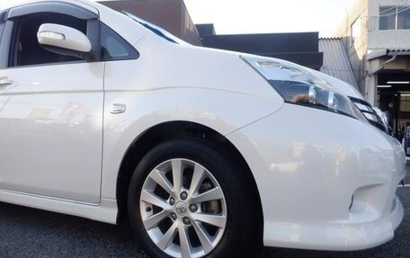 Toyota ISis I, 2012 год, 1 078 000 рублей, 28 фотография