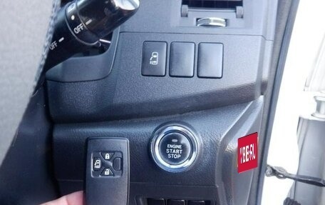 Toyota ISis I, 2012 год, 1 078 000 рублей, 27 фотография