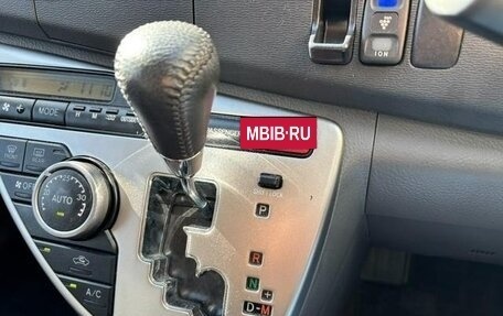 Toyota ISis I, 2012 год, 956 000 рублей, 25 фотография