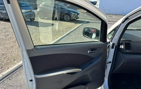 Toyota ISis I, 2012 год, 956 000 рублей, 29 фотография