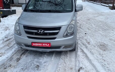Hyundai Grand Starex Grand Starex I рестайлинг 2, 2008 год, 900 000 рублей, 1 фотография
