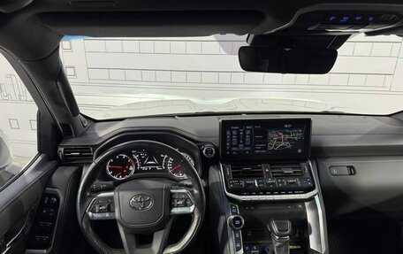 Toyota Land Cruiser, 2023 год, 12 800 000 рублей, 4 фотография