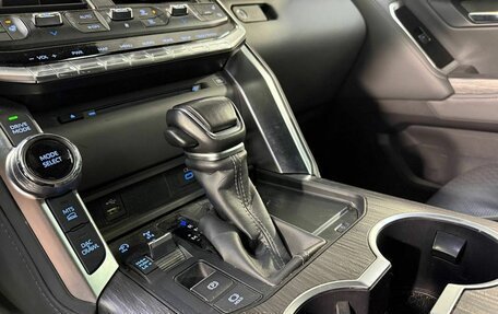 Toyota Land Cruiser, 2023 год, 12 800 000 рублей, 14 фотография