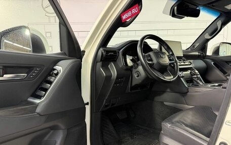 Toyota Land Cruiser, 2023 год, 12 800 000 рублей, 16 фотография