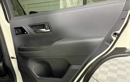 Toyota Land Cruiser, 2023 год, 12 800 000 рублей, 25 фотография