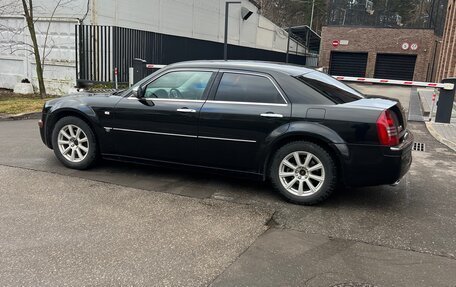 Chrysler 300C II, 2005 год, 950 000 рублей, 3 фотография