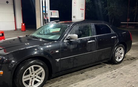 Chrysler 300C II, 2005 год, 950 000 рублей, 19 фотография