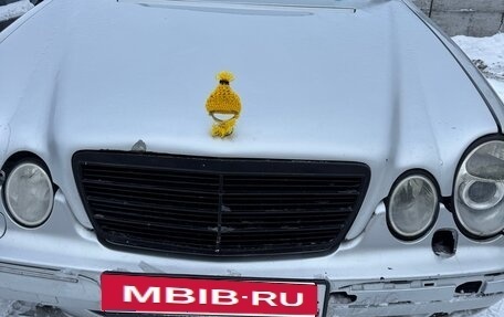 Mercedes-Benz E-Класс, 2000 год, 240 000 рублей, 2 фотография