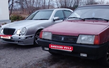 Mercedes-Benz E-Класс, 2000 год, 240 000 рублей, 3 фотография