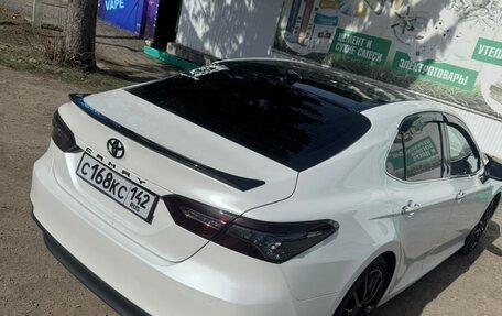 Toyota Camry, 2020 год, 3 550 000 рублей, 2 фотография