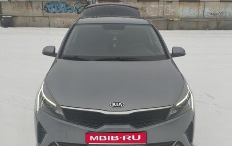 KIA Rio IV, 2020 год, 1 800 000 рублей, 2 фотография