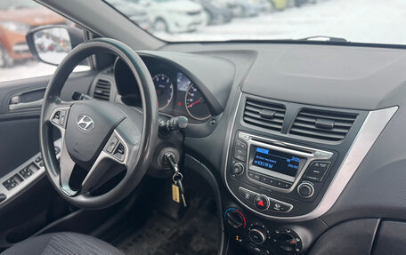 Hyundai Solaris II рестайлинг, 2015 год, 879 000 рублей, 15 фотография