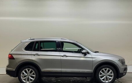 Volkswagen Tiguan II, 2018 год, 2 559 000 рублей, 6 фотография