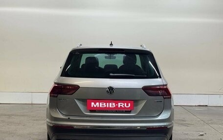 Volkswagen Tiguan II, 2018 год, 2 559 000 рублей, 4 фотография