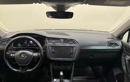 Volkswagen Tiguan II, 2018 год, 2 559 000 рублей, 8 фотография