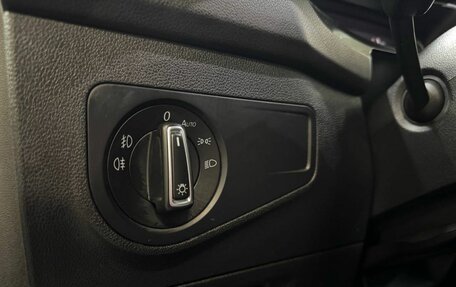 Volkswagen Tiguan II, 2018 год, 2 559 000 рублей, 11 фотография