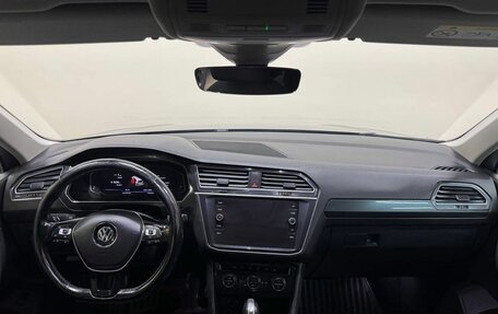 Volkswagen Tiguan II, 2018 год, 2 559 000 рублей, 7 фотография