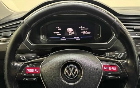 Volkswagen Tiguan II, 2018 год, 2 559 000 рублей, 9 фотография