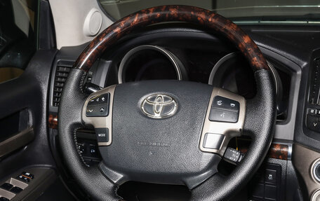 Toyota Land Cruiser 200, 2011 год, 3 149 000 рублей, 10 фотография