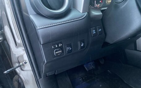 Toyota RAV4, 2017 год, 2 130 000 рублей, 10 фотография