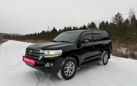 Toyota Land Cruiser 200, 2018 год, 6 877 000 рублей, 3 фотография