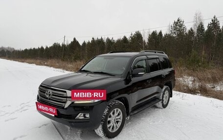 Toyota Land Cruiser 200, 2018 год, 6 877 000 рублей, 2 фотография