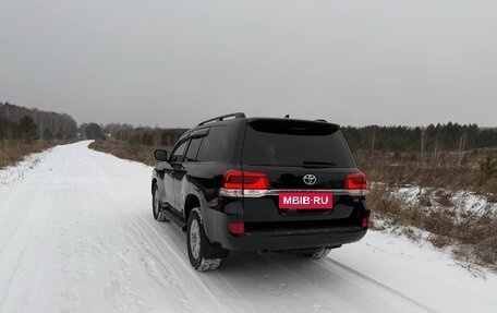 Toyota Land Cruiser 200, 2018 год, 6 877 000 рублей, 10 фотография